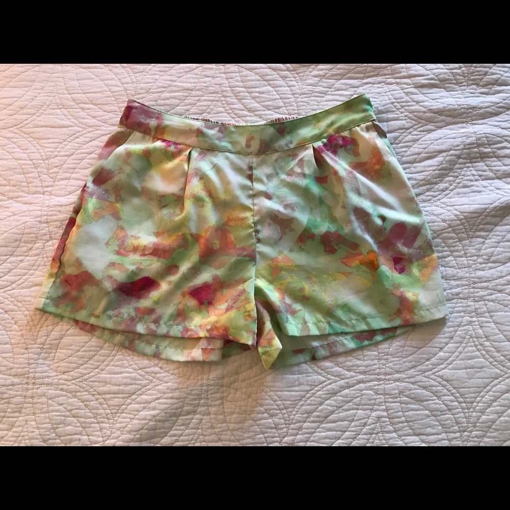 floral shorts